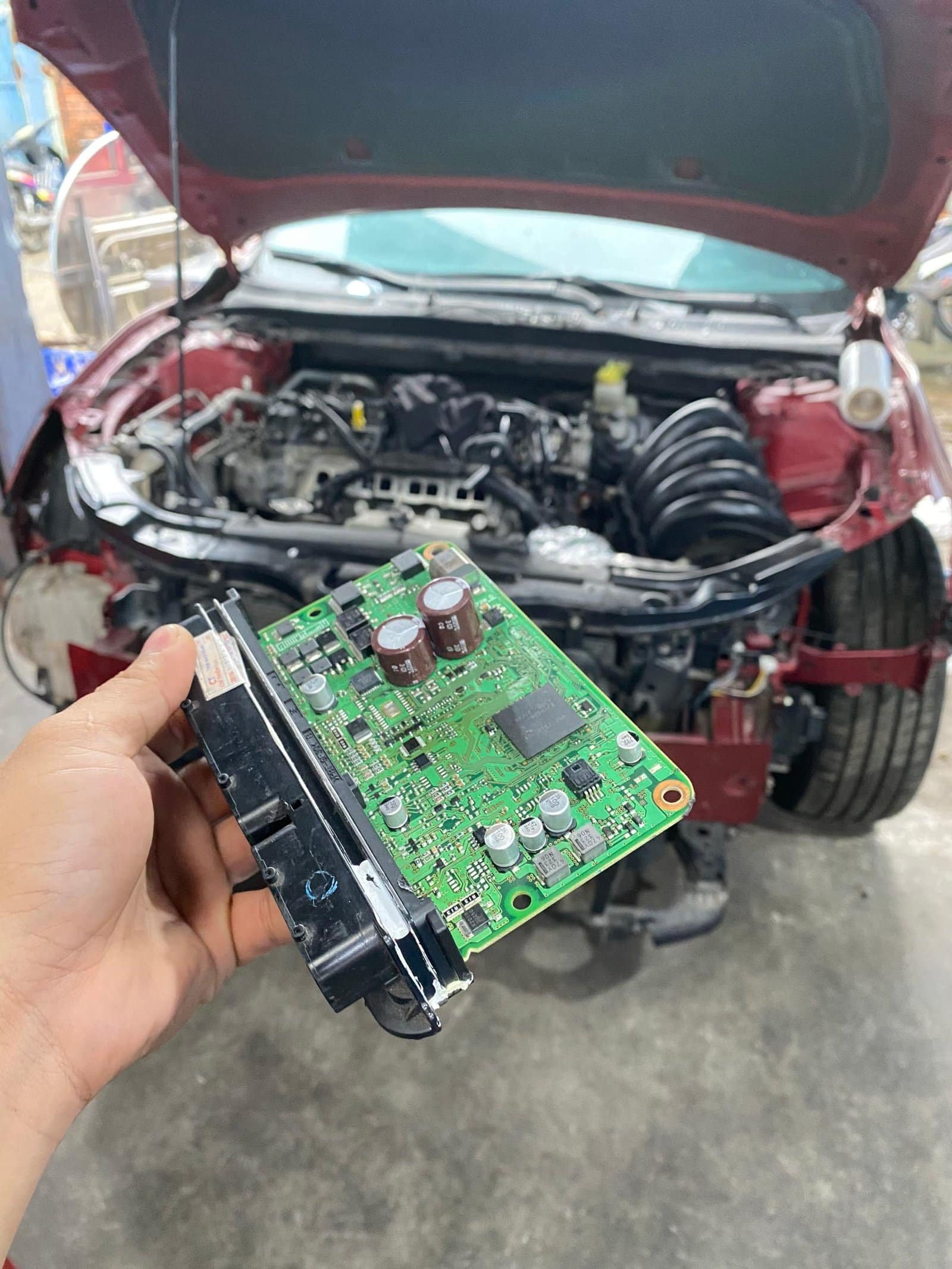 THAY THẾ HỘP ĐIỀU KHIỂN ĐỘNG CƠ ECU-ECM-PCM CHUYÊN NGHIỆP TẠI VES WORKSHOP