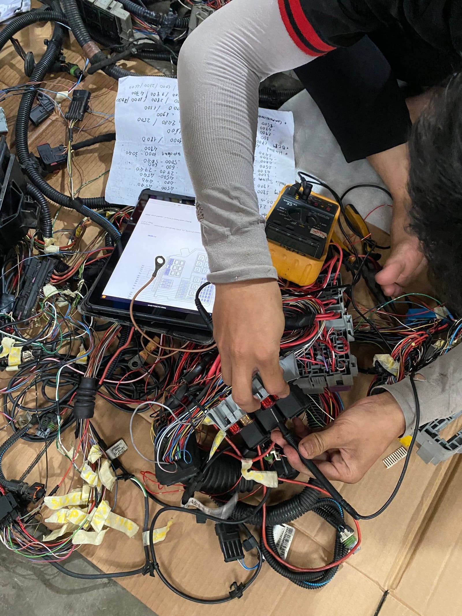 Sửa chữa hộp động cơ ECU Vinfast