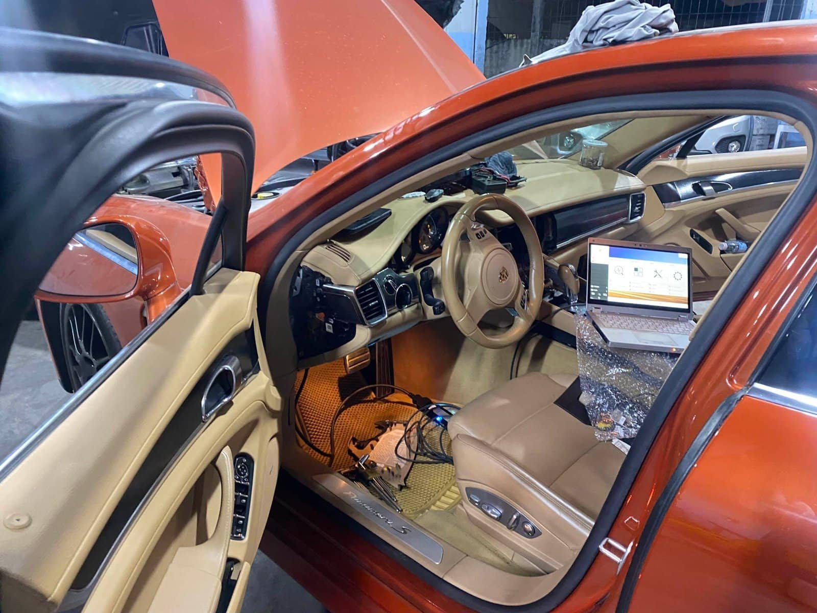 GARAGE CHUYÊN SỬA CHỮA HỘP ECU PORSCHE-AUDI-VOLKSWAGEN 2 GARAGE CHUYÊN SỬA CHỮA HỘP ECU PORSCHE-AUDI-VOLKSWAGEN