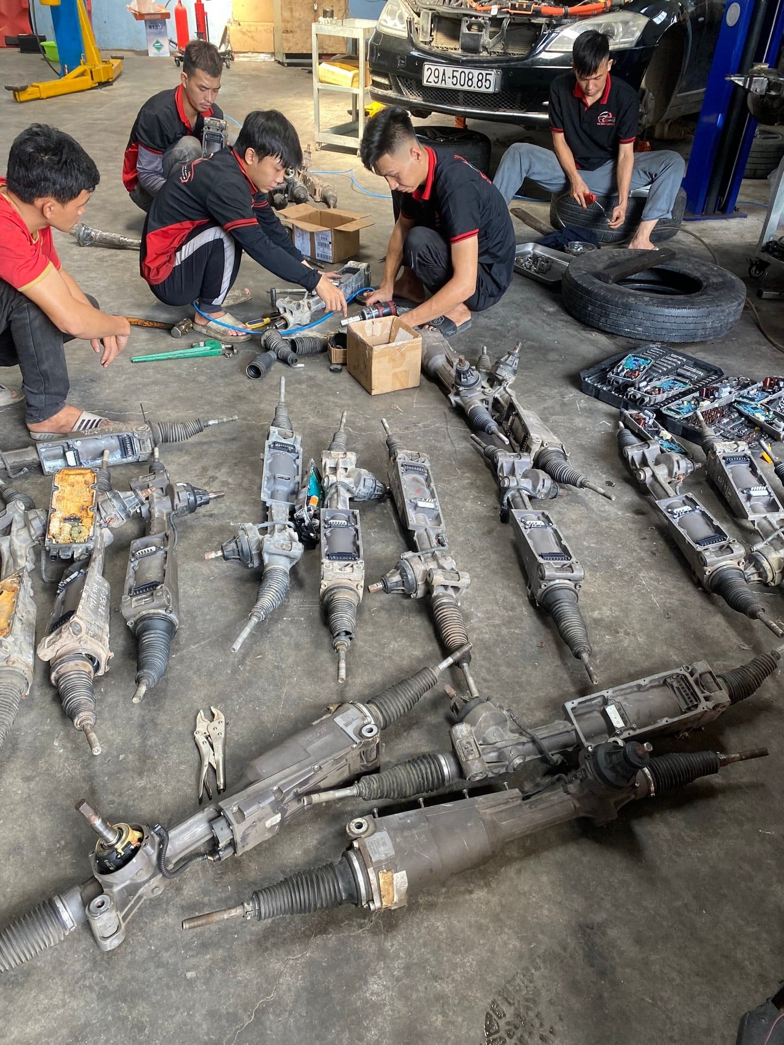 SỬA CHỮA VÀ PHỤC HỒI THƯỚC LÁI ĐIỆN XE AUDI TẠI VES WORKSHOP