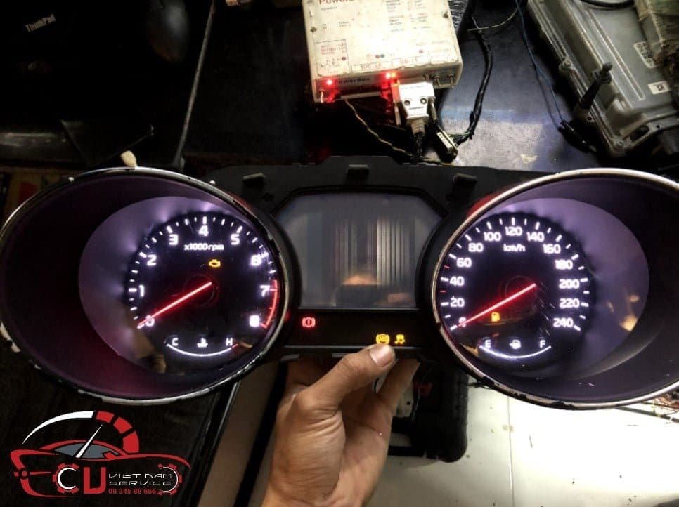 SỬA CHỮA ĐỒNG HỒ TAPLO Ô TÔ KIA SEDONA - THE ECU SOLUTIONS