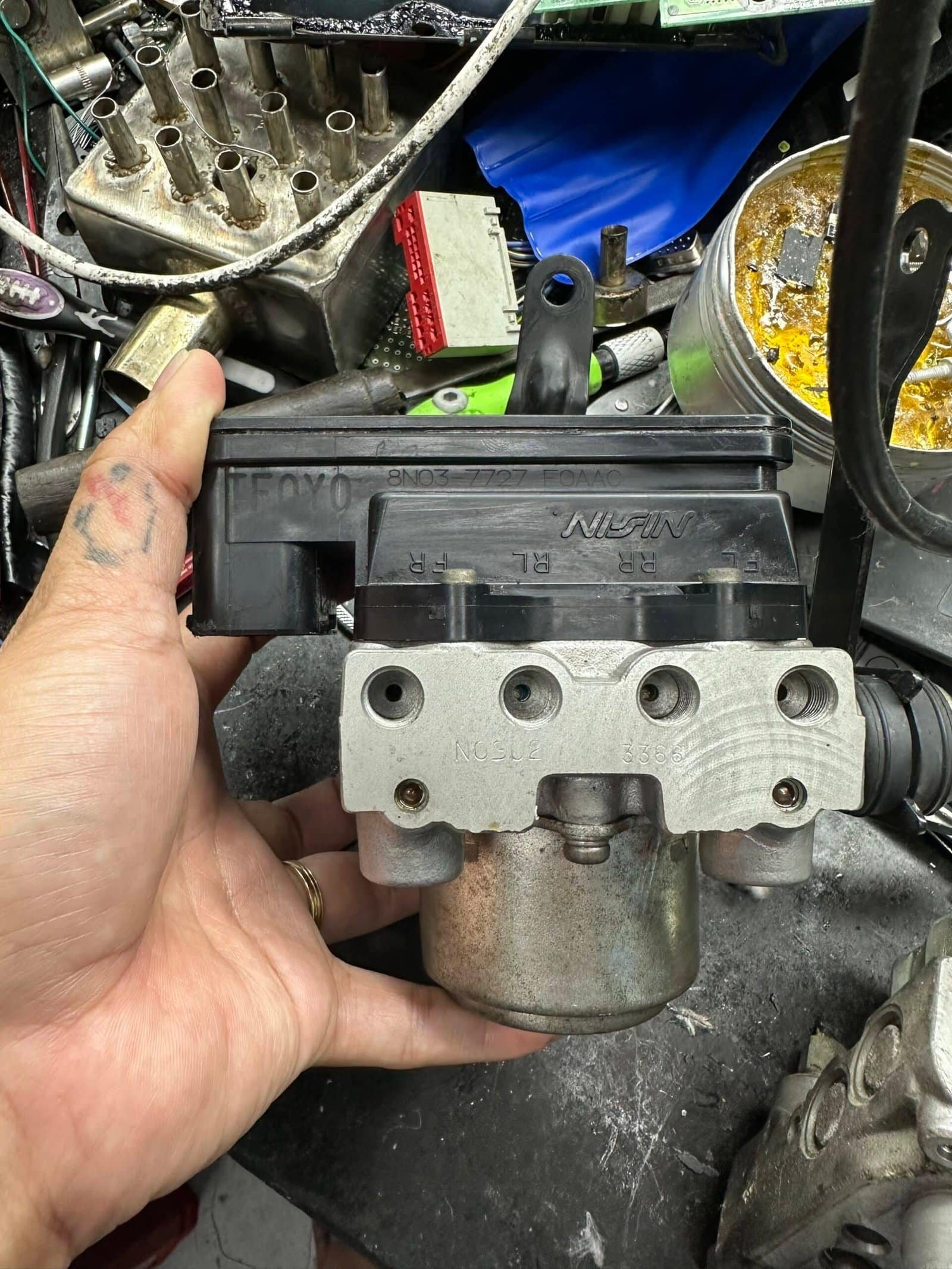 SỬA CHỮA PHANH ABS CỦA XE MINI COOPER