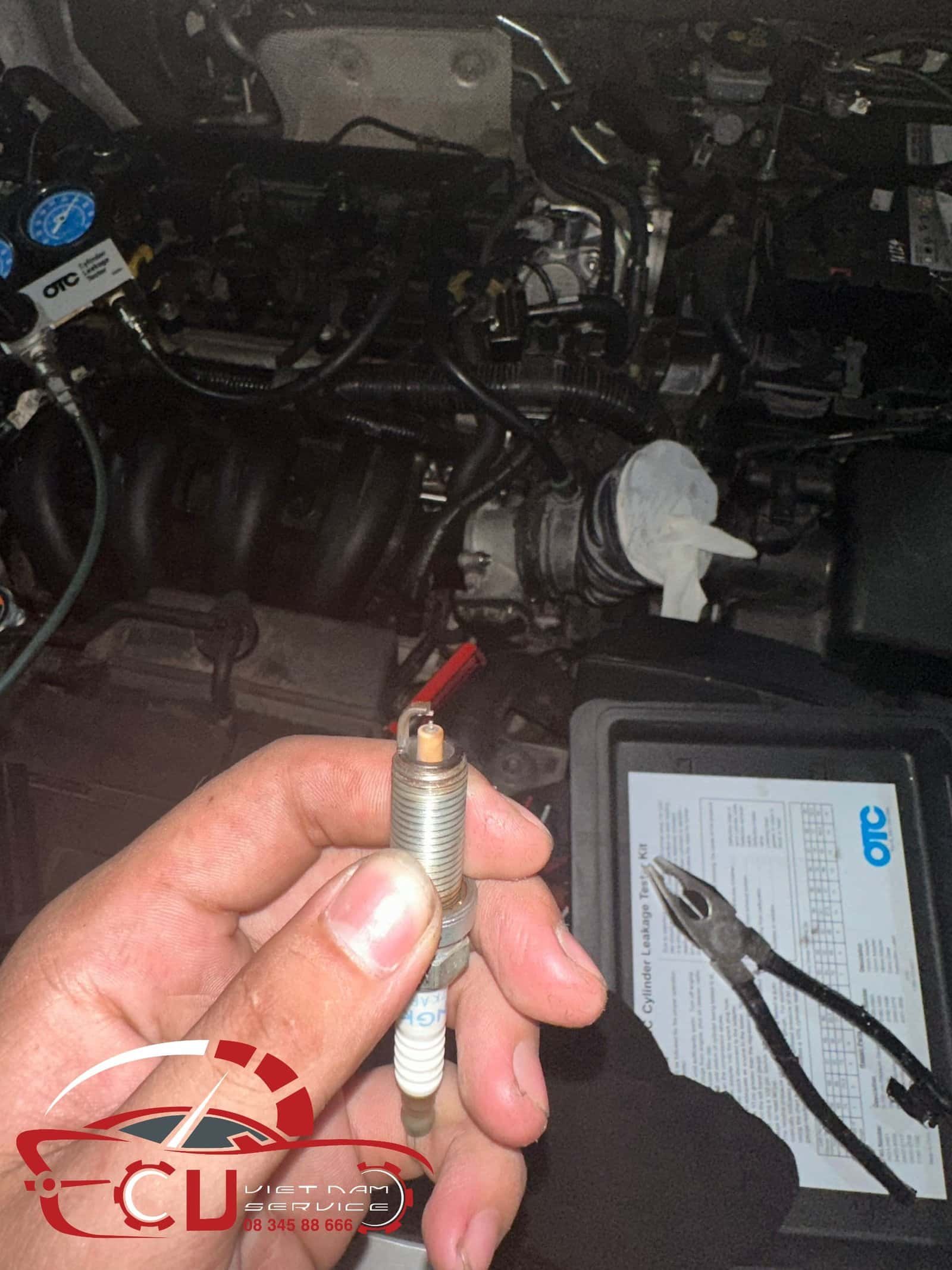 GARAGE VES - KIỂM TRA VÀ CHẨN ĐOÁN RÒ RĨ BUỒNG ĐỐT TRÊN MAZDA