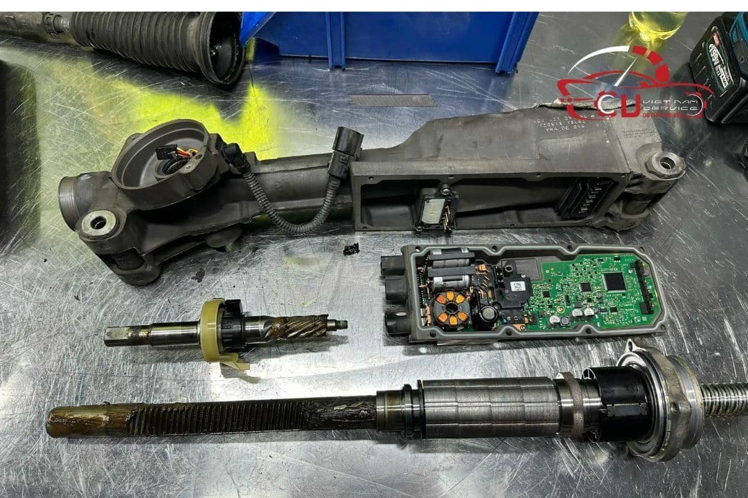 SỬA CHỮA THƯỚC LÁI ĐIỆN XE AUDI TẠI VES WORKSHOP