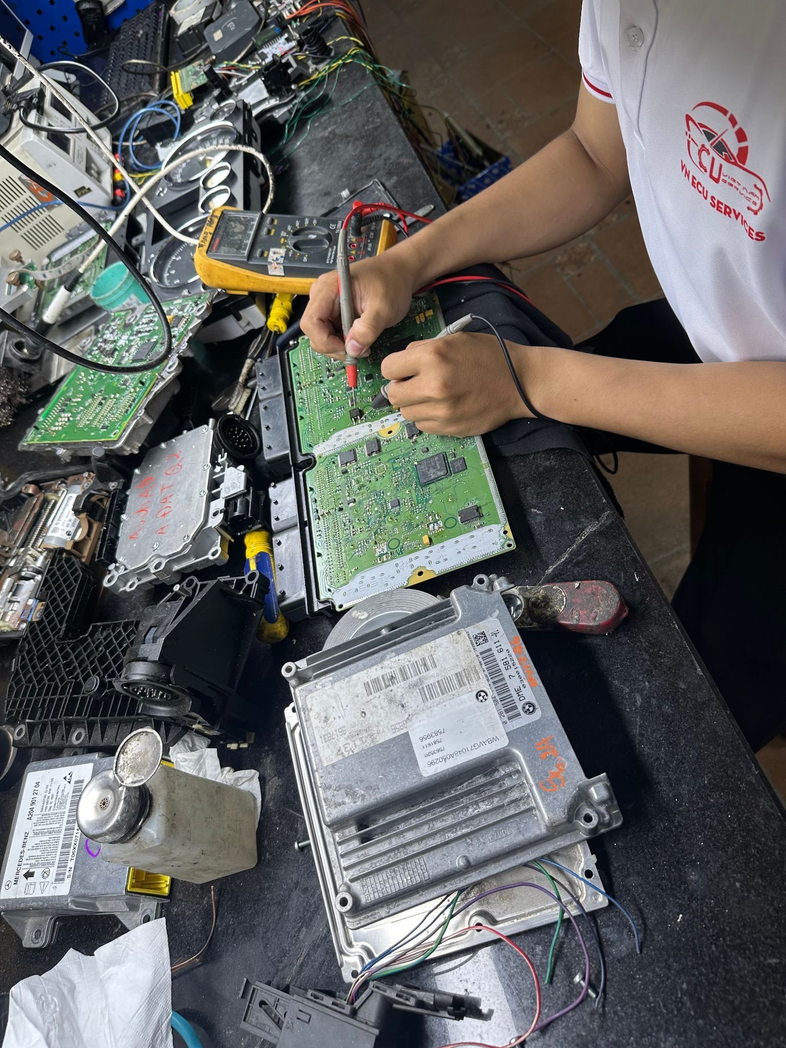 Tiến hành sửa chữa, thay thế hoặc lập trình lại ECU, ECM, PCM. Tiến hành sửa chữa, thay thế hoặc lập trình lại ECU, ECM, PCM.