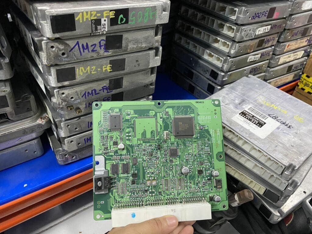 SỬA CHỮA HỘP ĐIỀU KHIỂN ECU ECM PCM ĐỘNG CƠ XE SUZUKI