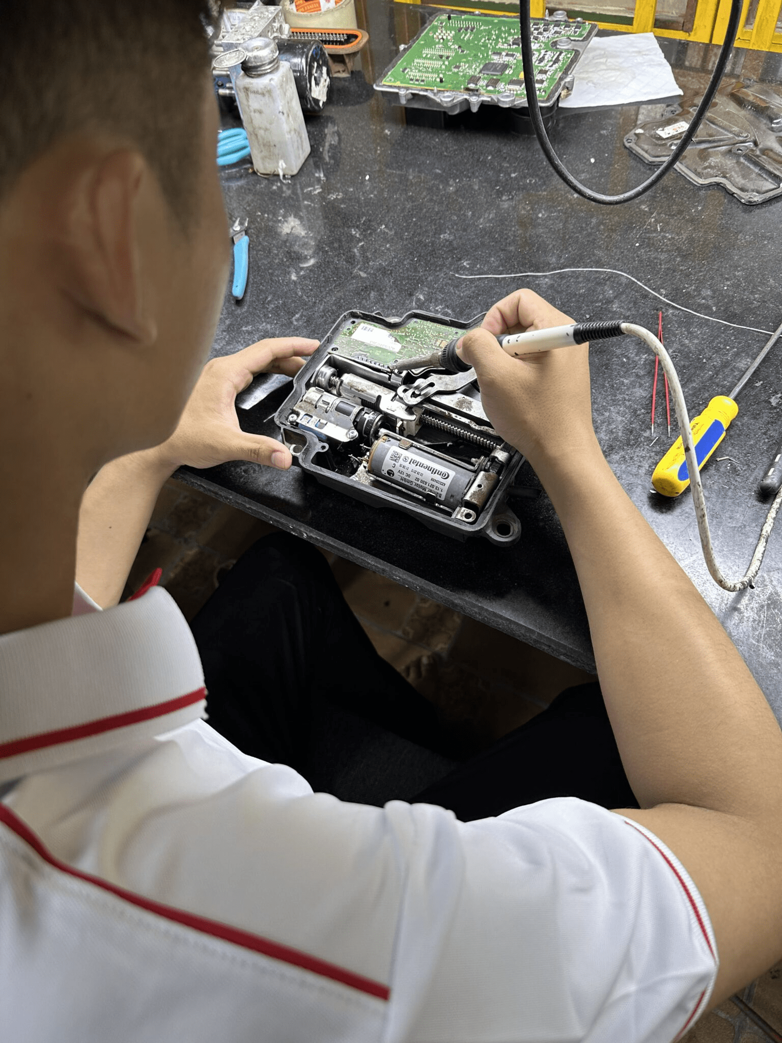 Gara sửa ô tô HCM - Sửa TCM TCU Chevrolet bảo hành uy tín