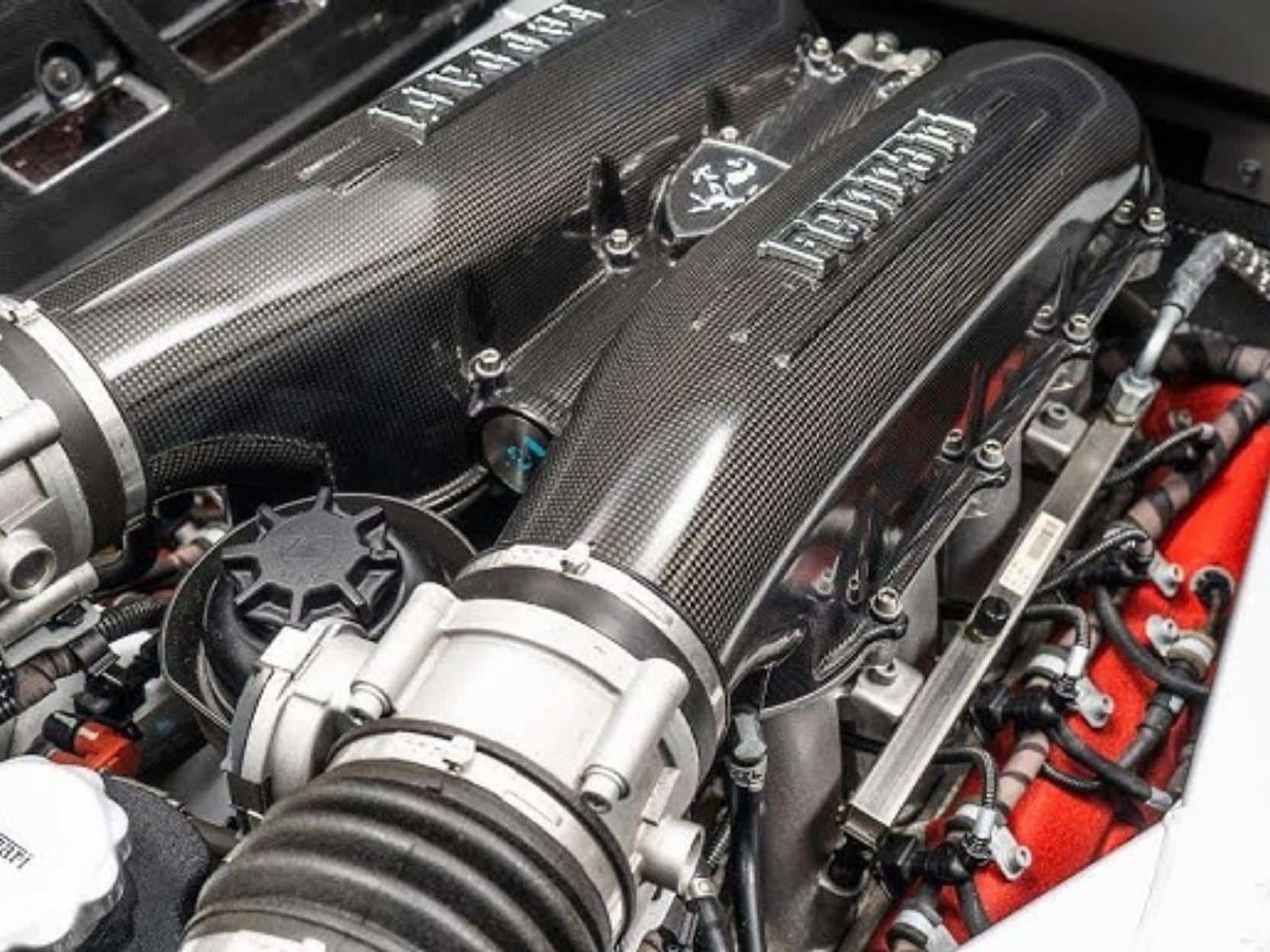 GARAGE CHUYÊN ĐẠI TU ĐỘNG CƠ FERRARI TẠI TP.HCM TẠI VES WORKSHOP