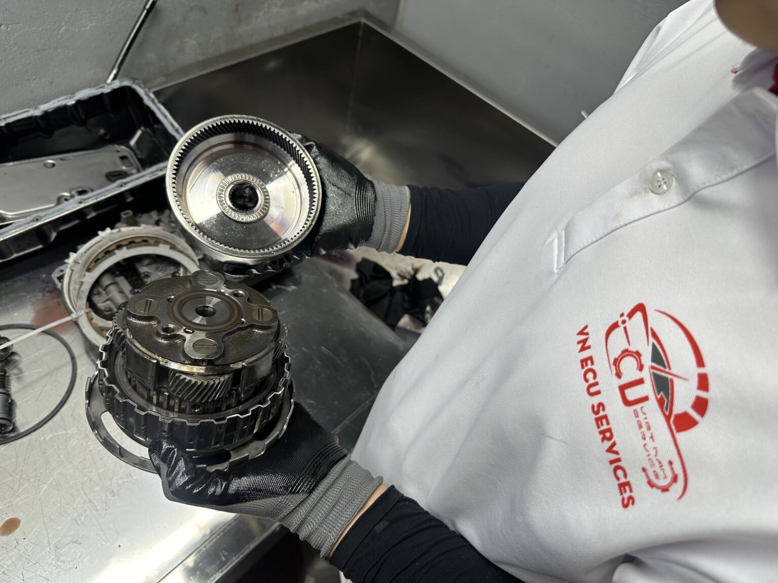 Tiếng Ồn Bất Thường Từ Hộp Số