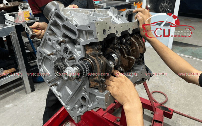 Garage chuyên đại tu động cơ xe Kia tại TPHCM