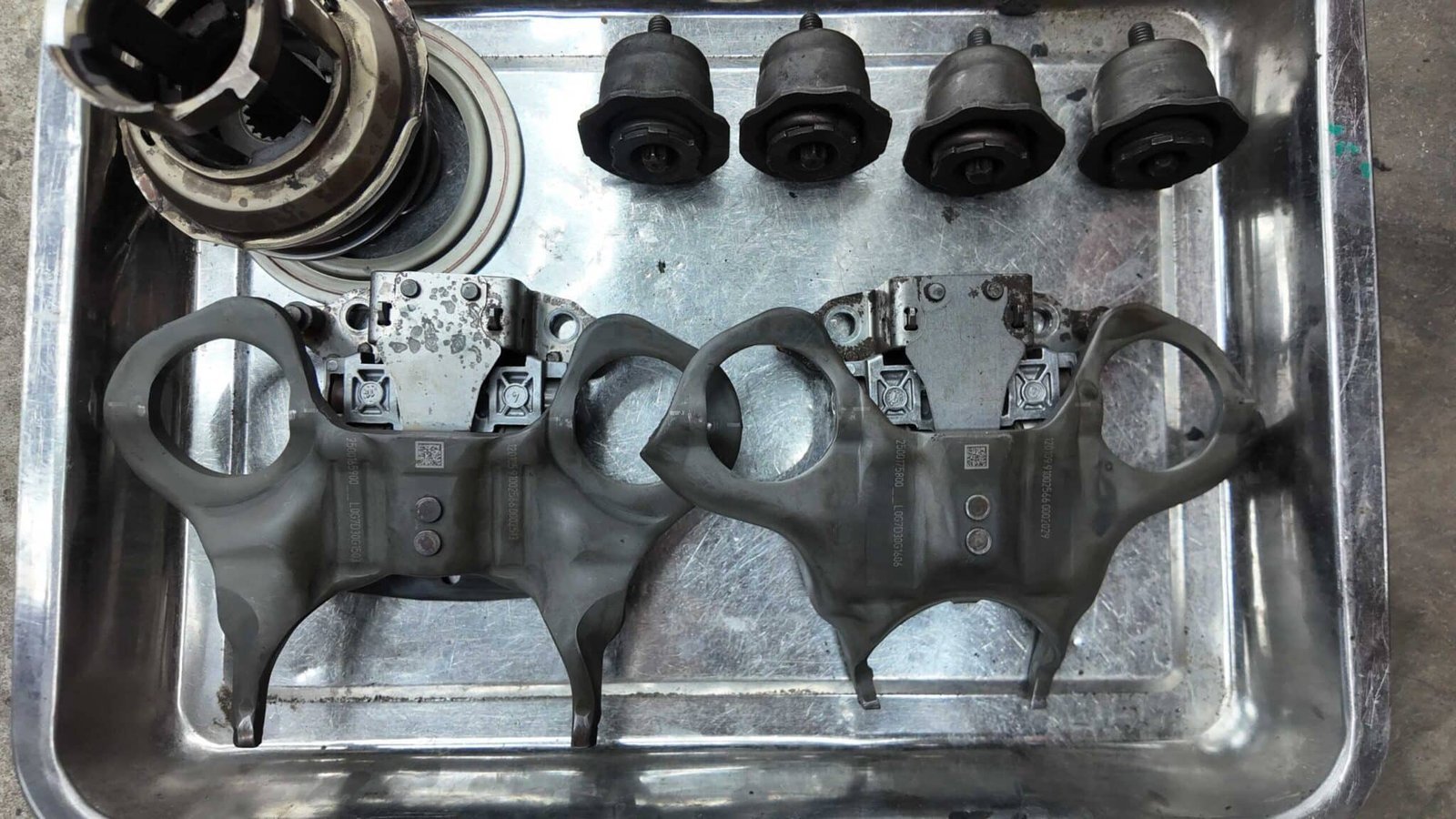 SỬA CHỮA-BẢO DƯỠNG-THAY THẾ CÀNG CUA HỘP SỐ FORD ECOSPORT TẠI VES WORKSHOP