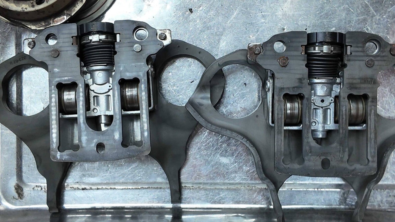 THAY THẾ CÀNG CUA LY HỢP HỘP SỐ FORD FIESTA CHUYÊN NGHIỆP