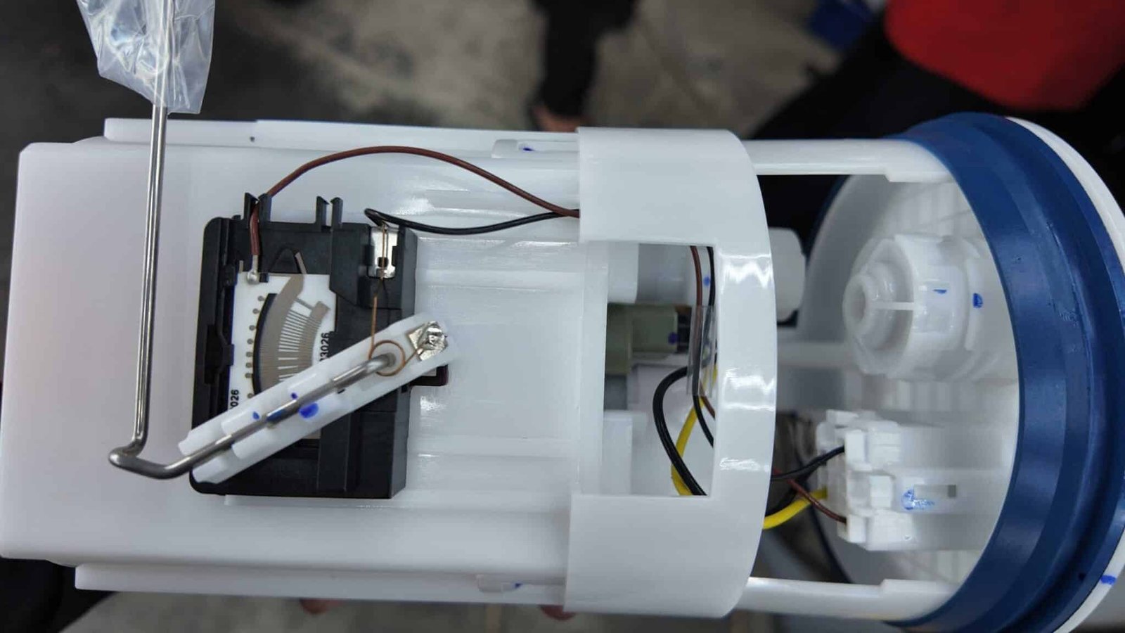 Lắp Đặt Bơm Xăng Mới Đúng Cách