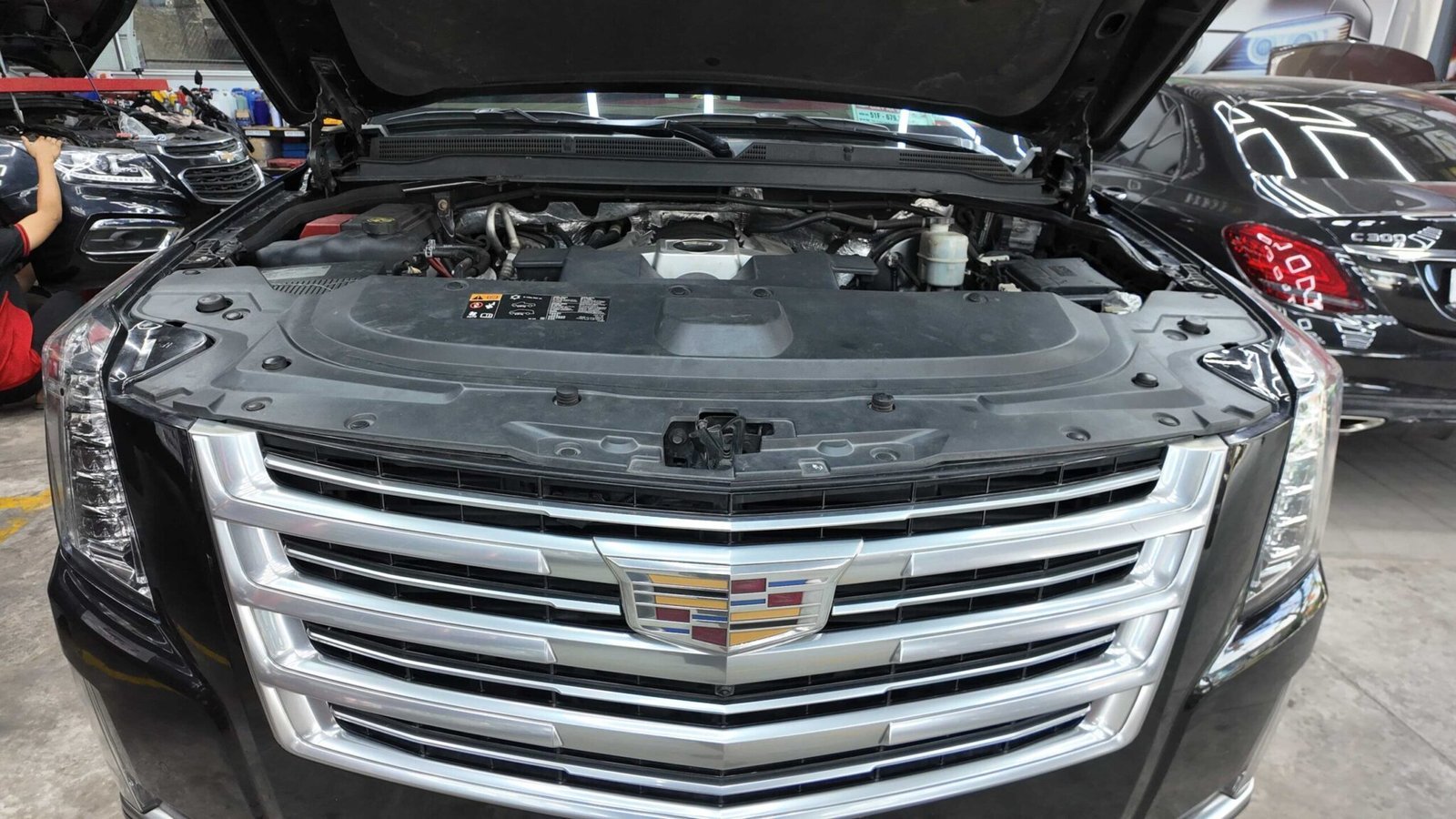 BẢO DƯỠNG TỔNG QUÁT CADILLAC ESCALADE CHUYÊN NGHIỆP TẠI VES WORKSHOP