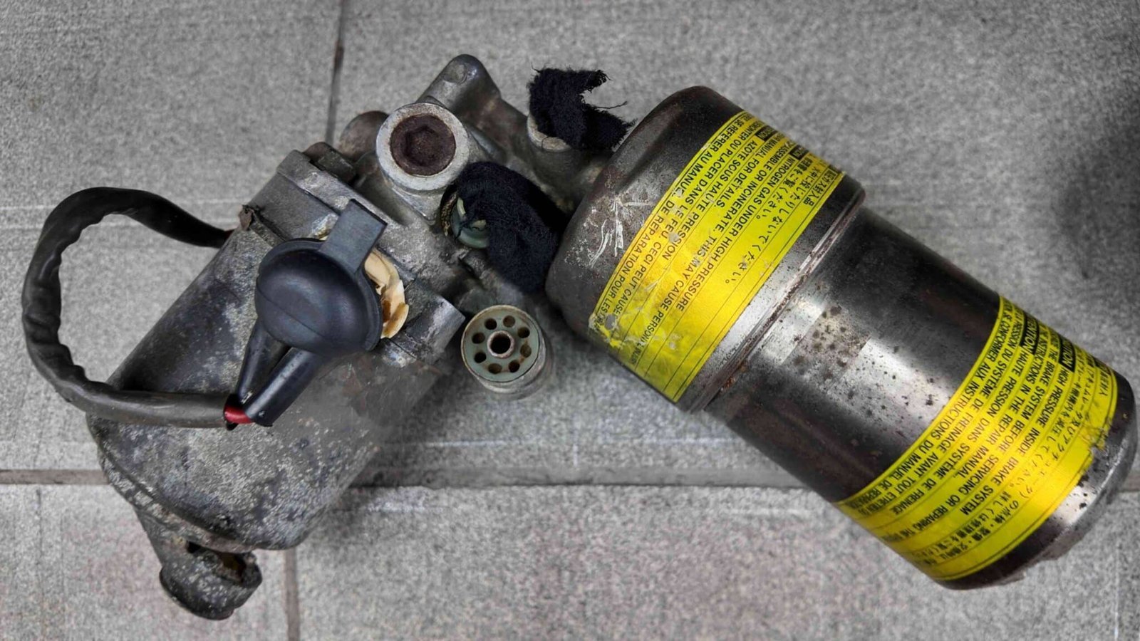 SỬA CHỮA-BẢO DƯỠNG CỤM BƠM ABS TOYOTA LAND CRUISER CHUYÊN NGHIỆP - UY TÍN - GIÁ RẺ TẠI VES WORKSHOP