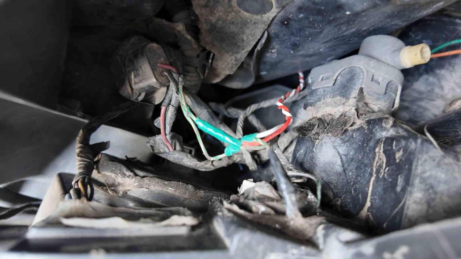 Sửa chữa hoặc thay thế dây điện bị hỏng