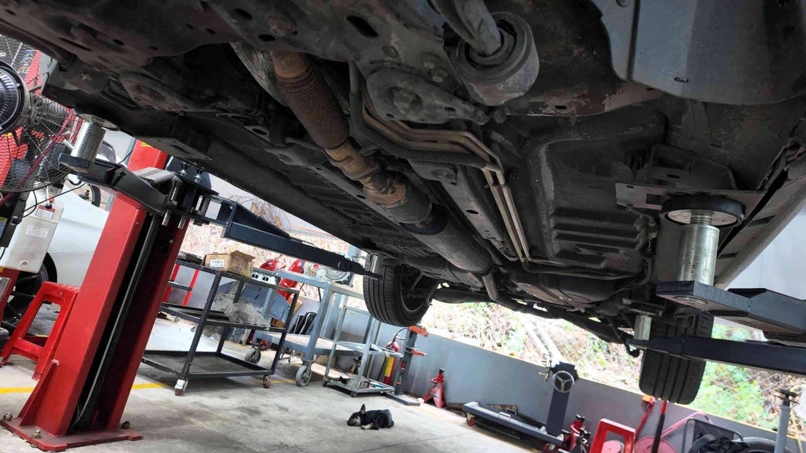 BẢO DƯỠNG-SỬA CHỮA HỆ THỐNG GẦM FORD EXPLORER CHUYÊN NGHIỆP - UY TÍN - GIÁ RẺ TẠI VES WORKSHOP