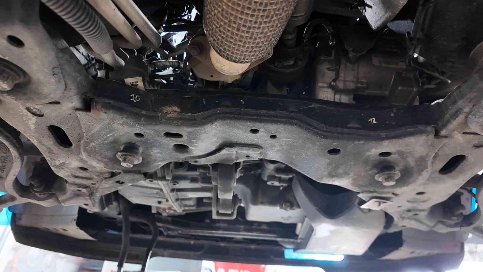 BẢO DƯỠNG-SỬA CHỮA HỆ THỐNG GẦM FORD EXPLORER CHUYÊN NGHIỆP - UY TÍN - GIÁ RẺ TẠI VES WORKSHOP