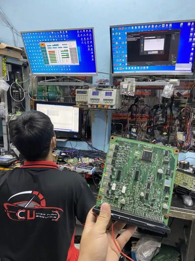 Lập Trình Lại Phần Mềm ECU Hộp Số (TCM) Lập Trình Lại Phần Mềm ECU Hộp Số (TCM)