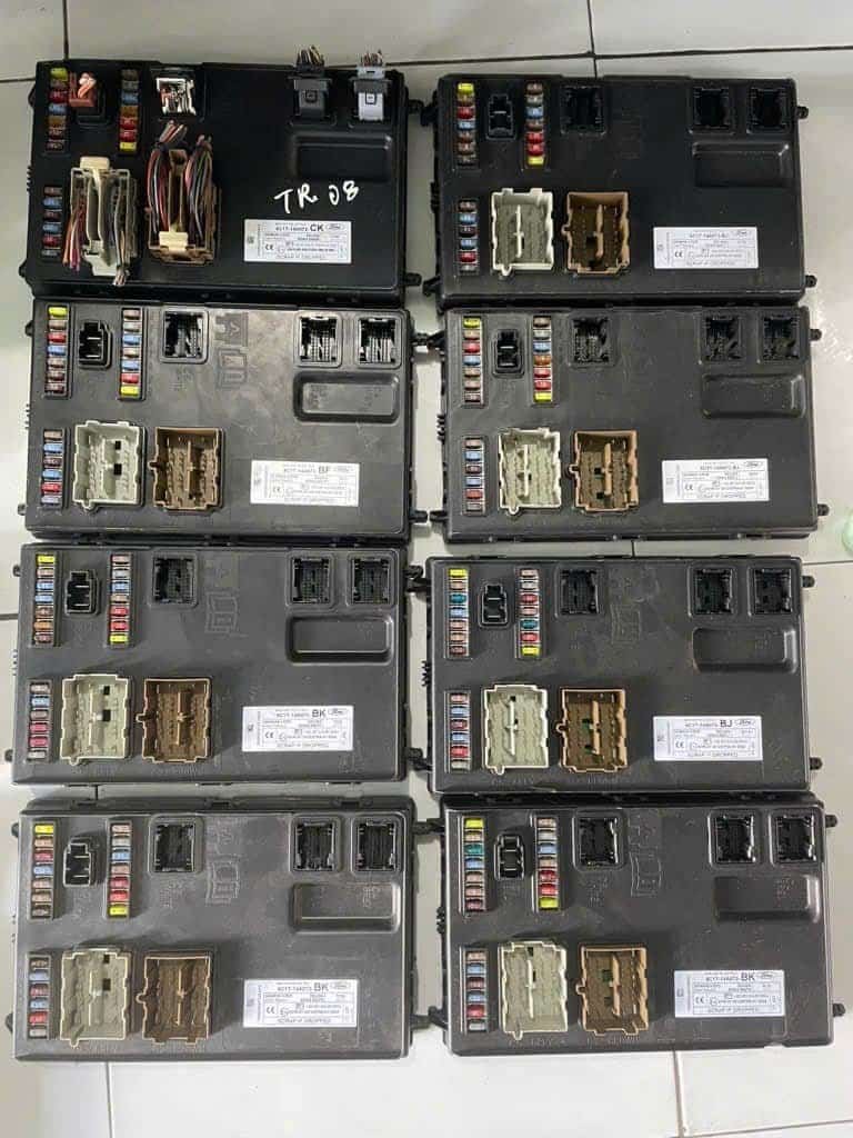 HỘP GEM FORD TRANSIT MK7 2 HỘP GEM FORD TRANSIT MK7 - Ảnh 2