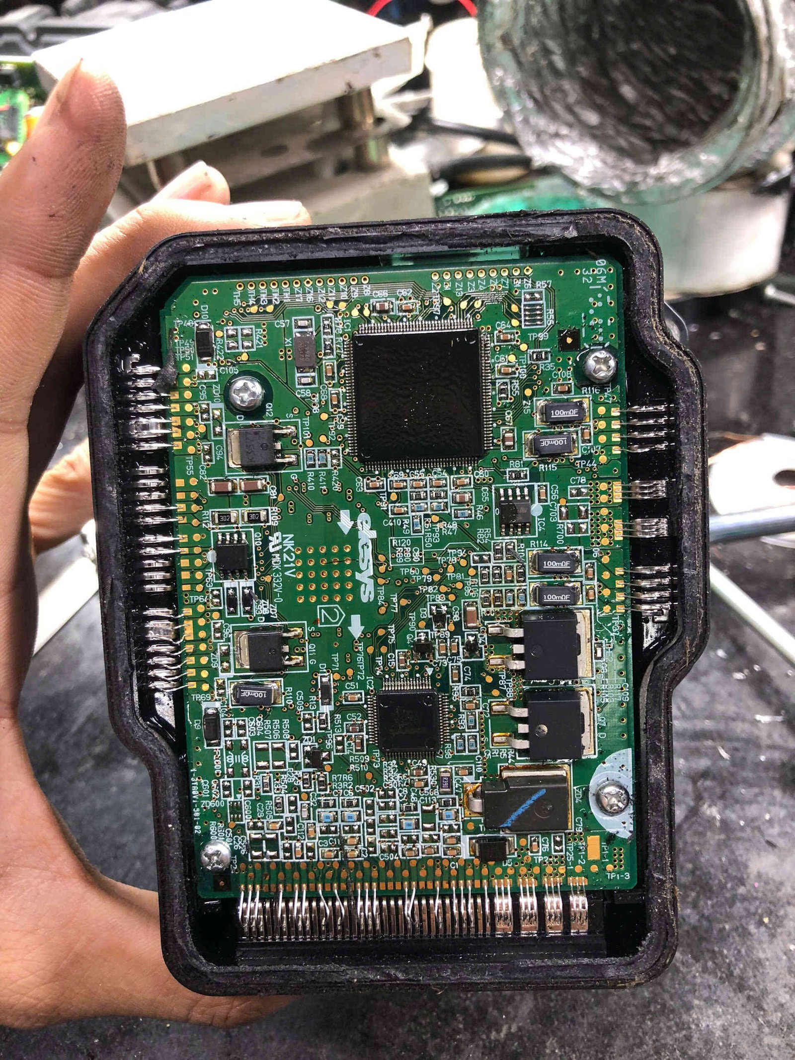 Lỗi do hộp điều khiển ECU