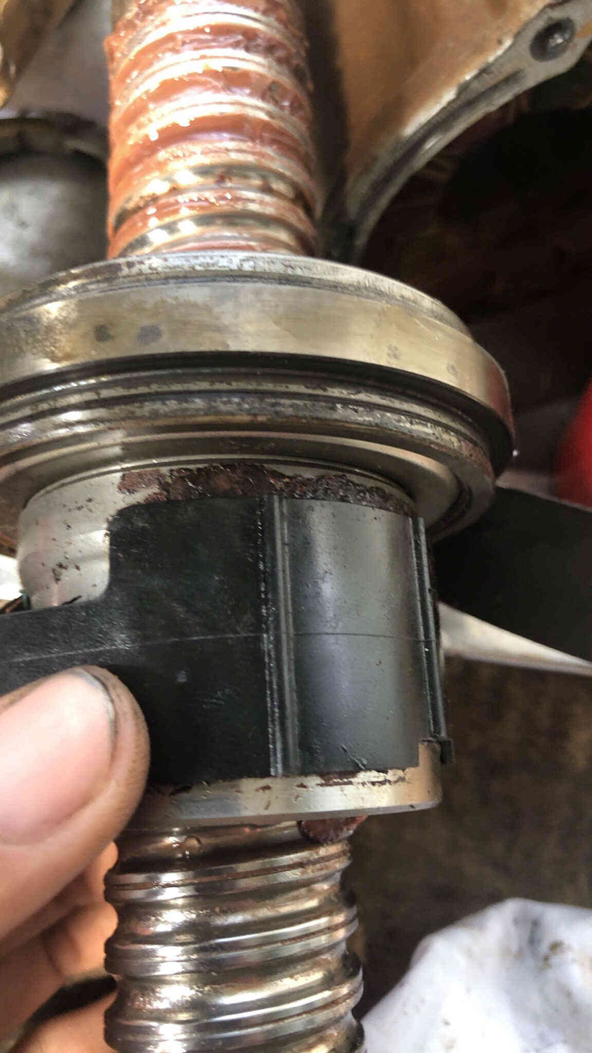 Các yếu tố ảnh hưởng đến chi phí (thợ, phụ tùng, độ phức tạp)