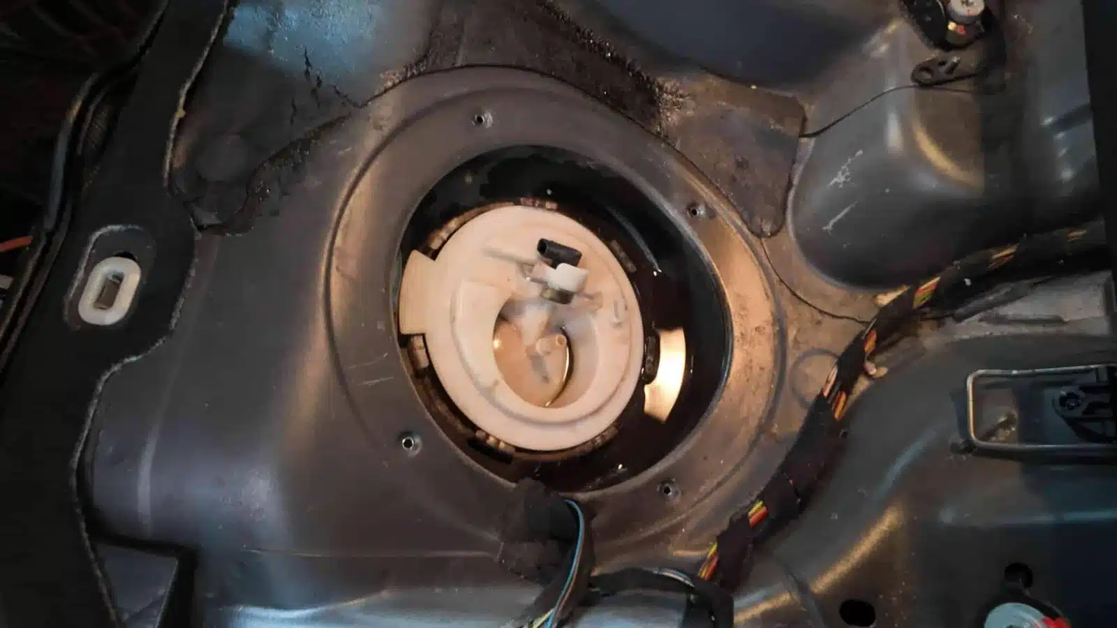 Chức Năng và Vai Trò của Bơm Xăng