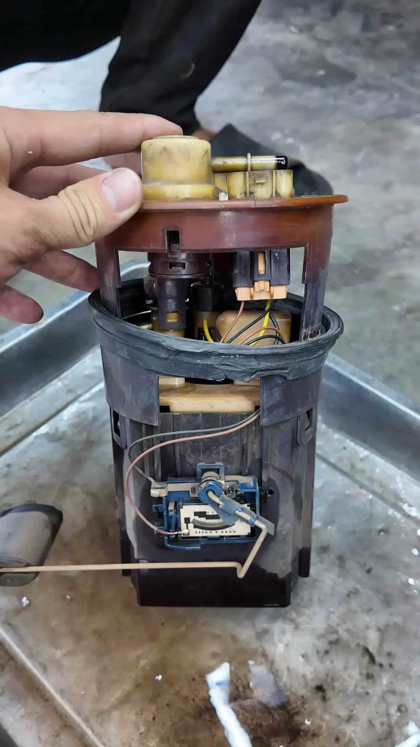 Dấu HIệu Nhận Biết Bơm Xăng Hư Hỏng