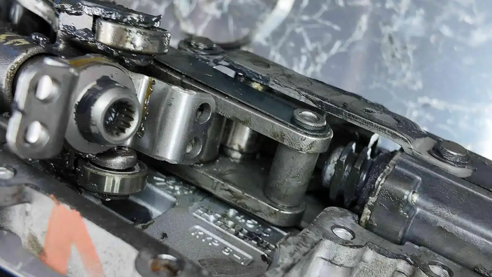 Hiện tượng trượt ly hợp, giật cục khi chuyển số