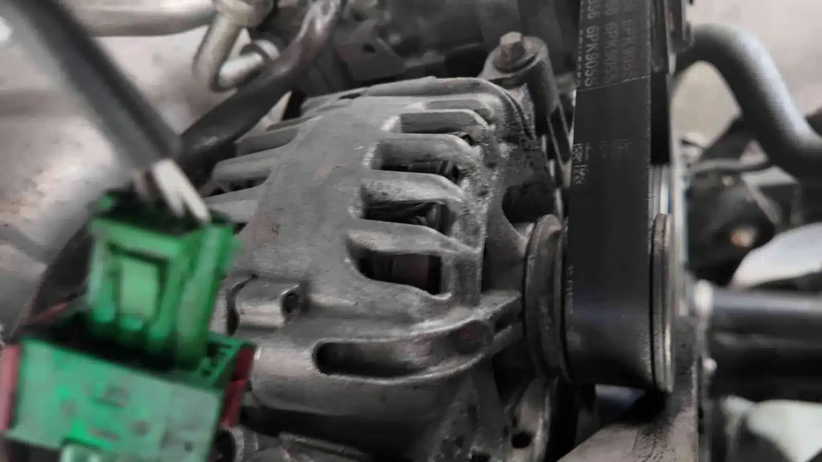 Kiểm Tra và Bảo Dưỡng Máy Phát Điện: Dấu Hiệu Hư Hỏng, Cách Kiểm Tra Điện Áp